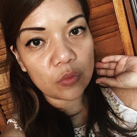 Meet your Posher, Armin Resurreccion Flores - Picture 2 of 7